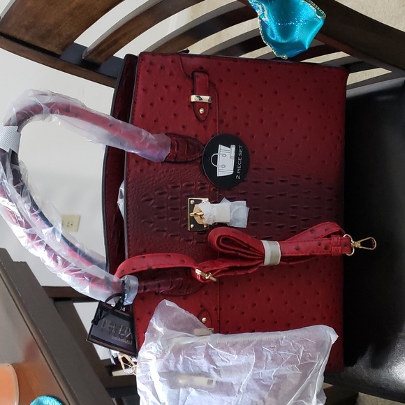 Beautiful  Red Tote - Picture 4 of 4